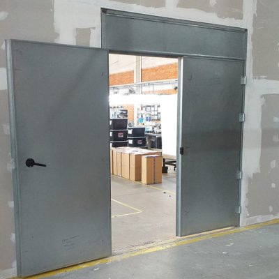 Porta Corta Fogo com Bandeira Superior